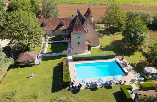 Bouges-le-Chateau Bed & Breakfast | Le Petit Chateau De Sainte Colombe