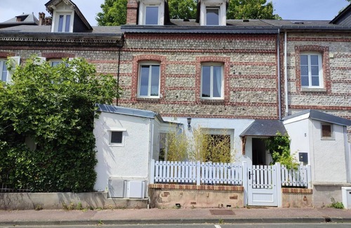 Bordeaux-Saint-Clair House | Le Petit Comptoir - ETRETAT