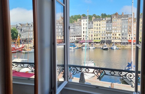 Enclos Apartment | Le Petit Navire - 4P - View of the Port of Honfleur