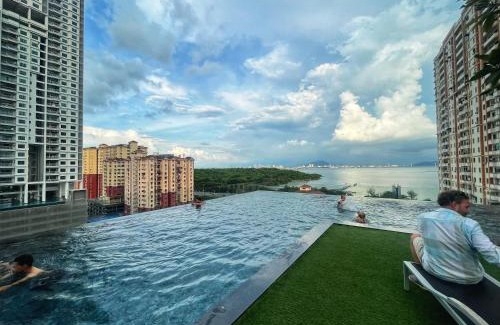 George Town Apartment | Le Petit Suite - 8 Pax Sea View Infinity Pool