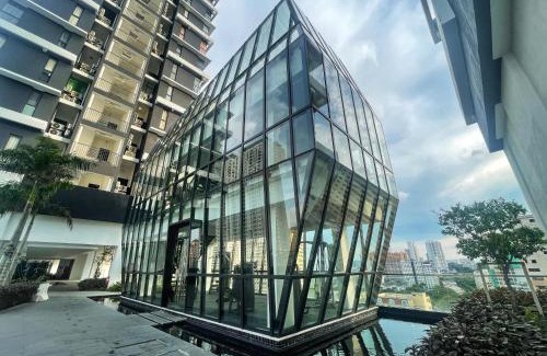 George Town Apartment | Le Petit Suite - 8 Pax Sea View Infinity Pool