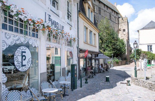 Laval Apartment | Le Pied-à-Terre - Wifi - Centre-ville