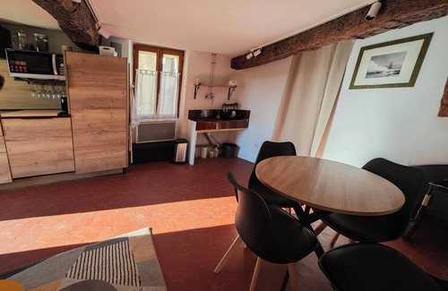 Villecroze House | Le Portail D'airain
