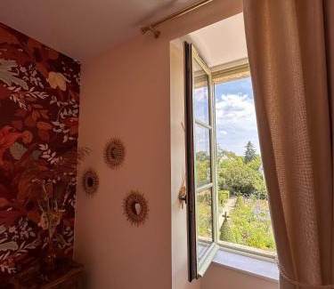 Chedigny Bed & Breakfast | Le Presbytère Maison Flore