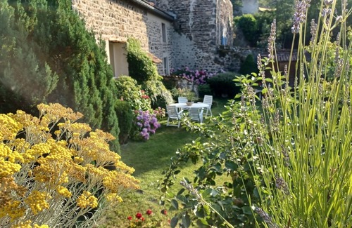 Montaigut-le-Blanc House | Le Prieuré - MONTAIGUT LE BLANC