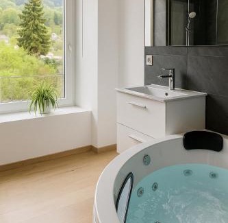 Saint-Die Apartment | Le Refuge Balnéo - Nature & Bien-Être à Saint Dié