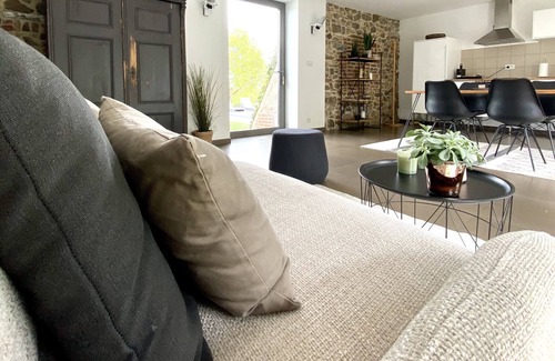 Fosses-La-Ville House | LE Refuge D'eli - Le Gîte