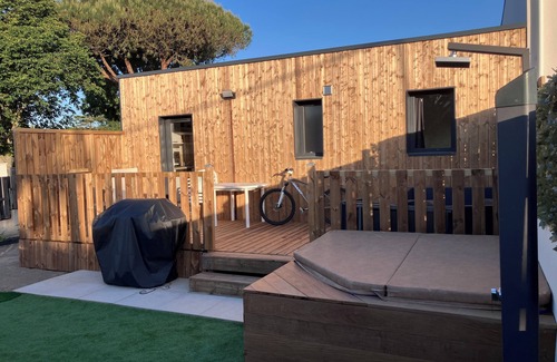 Olonne-sur-Mer House | Le refuge Sablais" vacation home with air conditioning and jacuzzi