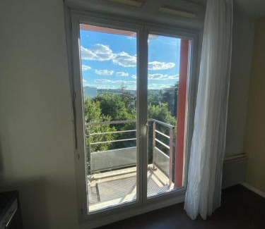 Juncasse - Argoulets Apartment | Le refuge urbain de Toulouse - ancien appartcity