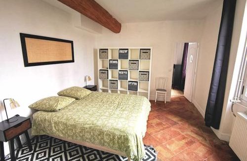 Bretx House | Le Relais de Fleyres - Gîte Authentique avec Jardin, Parking et Wifi