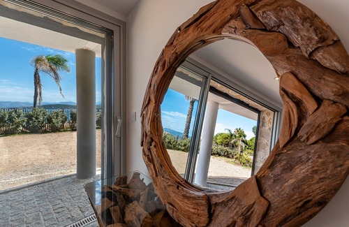 Verghia Apartment | Le Roc - RDC - Splendide Vue Mer