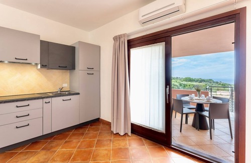 Paduledda Apartment | Le Rocce Rosse Bilocale 4 Letti