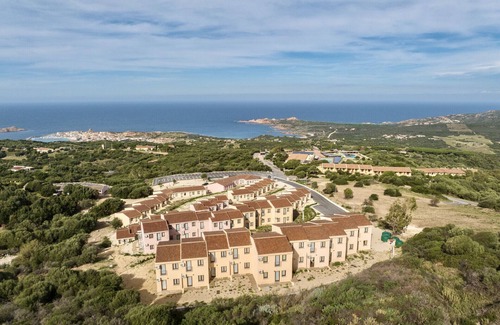 Paduledda Apartment | Le Rocce Rosse Trilocale 6 Letti