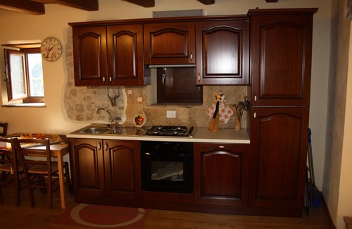 Precetto House | LE ROCCHE - Under the Castle, SMERALDO Apartment with SPA and Black River View