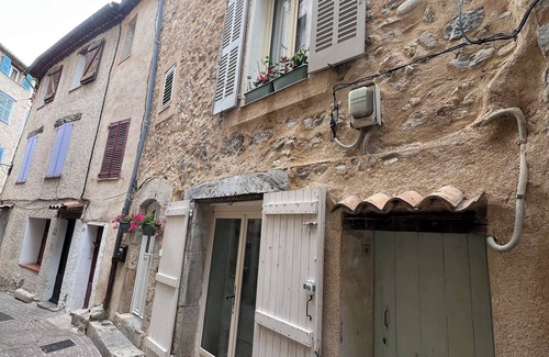 Fayence Apartment | Le Rocher Fayence atypical apartment in the ramparts