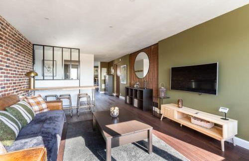 Lorient Apartment | Le Safari - WiFi, Parking, TV