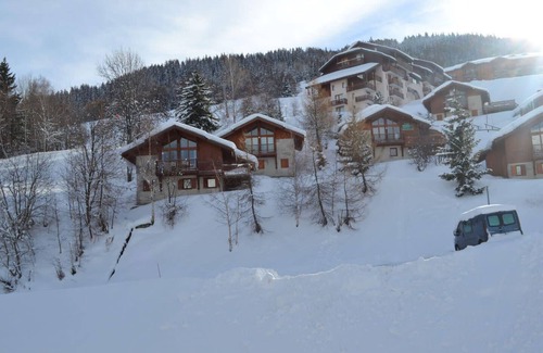 Montalbert Apartment | le signal 105, apartment in residence 50 meters from slopes. 4-6 people.