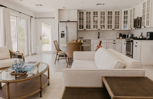 West End Hotel | Le Soleil d'Or CaymanBrac