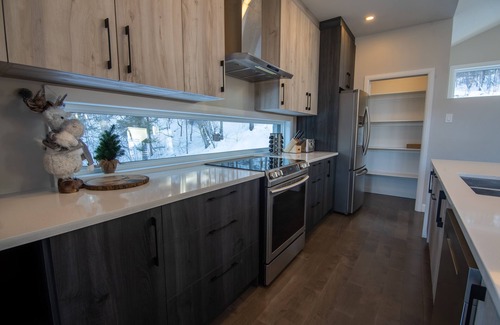 Saint-Alphonse-Rodriguez Ski Chalet | Le Somptueux : Luxurious Waterfront & Mountains