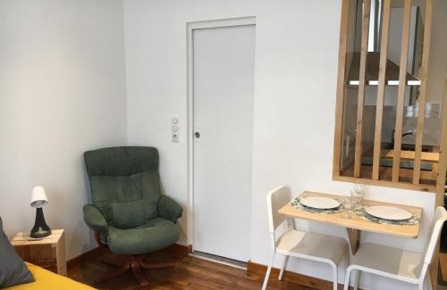 Bagneres-de-Bigorre Apartment | LE STUDIO, avec un extérieur, un local pour vos vélos, skis, bagages