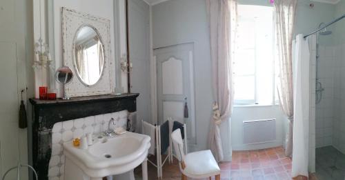 Noyers-sur-Serein Bed & Breakfast | LE TABELLION