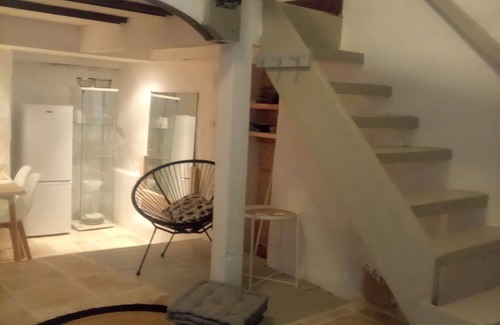 Malaucene Apartment | "LE Temps Suspendu"studio de Charme3,filet de Détente Suspendu