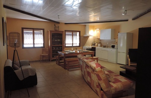 Salleles-d'Aude Apartment | Le Val-léa 10-person semi-detached gîtes close to the Canal du Midi and the coastline