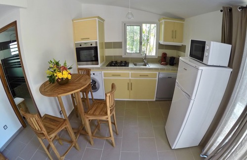 Etang Sale Les Bains House | Le Veloutier: Between sea, mountain and volcano