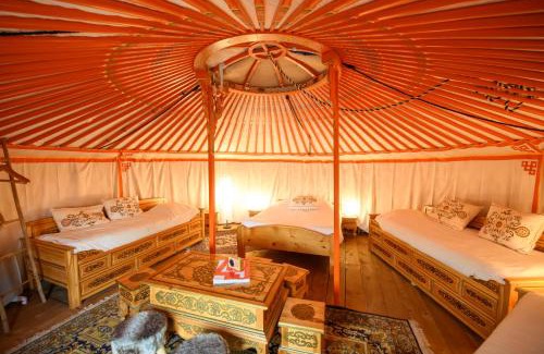 Trie-Chateau Bed & Breakfast | Le Village des Templiers