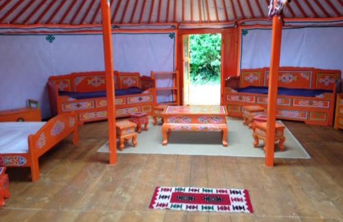 Trie-Chateau Bed & Breakfast | Le Village des Templiers