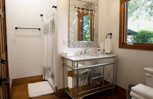 Mason Apartment | Lea Lou Lodge #5 on Broad St.