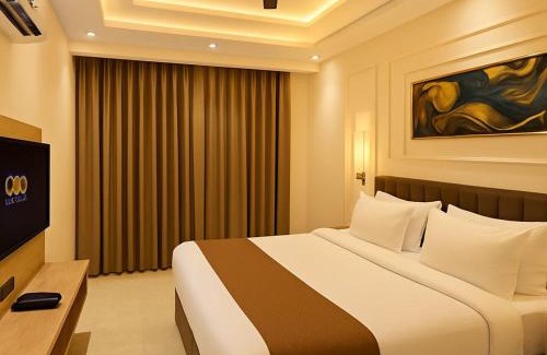 Udyog Vihar Hotel | Leaf 9 Grand, Near Udyog vihar and Yashobhoomi