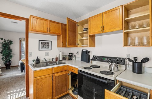 Olathe Apartment | Leaf and Loft ~ Tranquil w/Deck & Large Yard with Wi-Fi with Stunning View