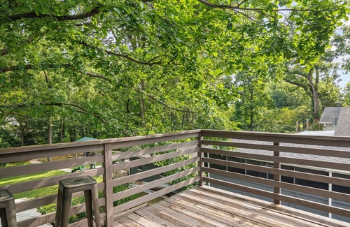 Olathe Apartment | Leaf and Loft ~ Tranquil w/Deck & Large Yard with Wi-Fi with Stunning View