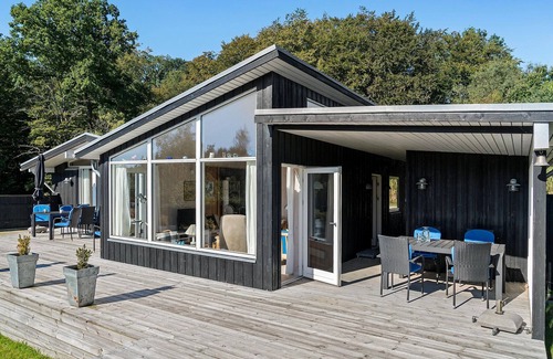 Kelstrup Strand House | Leave everyday life behind you and enjoy the peaceful surroundings of this beautiful holiday home.