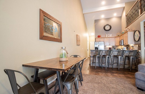 Osage Beach Condo | Ledges 4BR Condo - Top Floor by just 4 steps! Beach, Boat Docks, Pools, Wi-Fi!