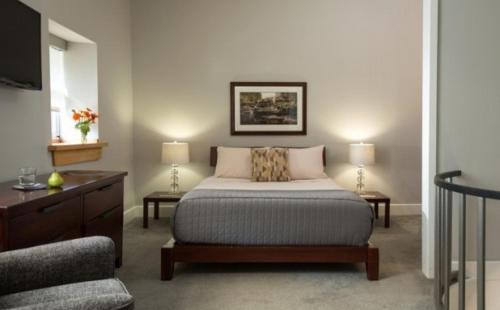White Mills Hotel | Ledges Hotel