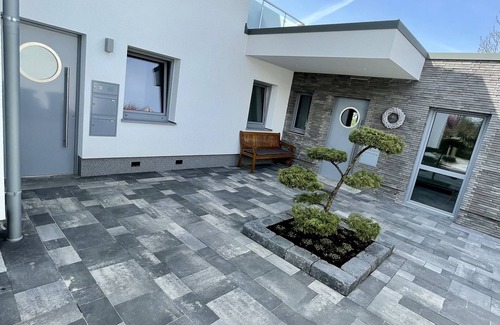 Wremen Apartment | Lee-Modern newly built apartment near the beach *Wallbox*