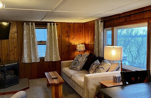 Maple City Cabin | Leelanau County Hidden Gem on Little Traverse Lake