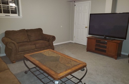 Leesburg Apartment | Leesburg-Ashburn Farm Apartment: IAD/16min; Reston/24min; Metro/10min