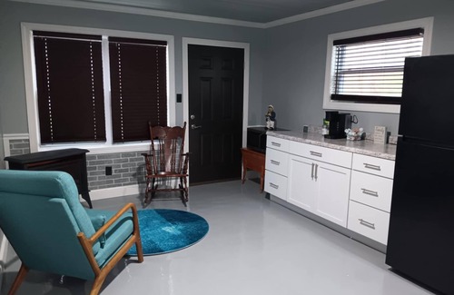 Carrollton Cottage | Leesville Lake 2 Private Bdrms NO Stairs shower/tub Sleeps 6, FIREPIT AC RANCH