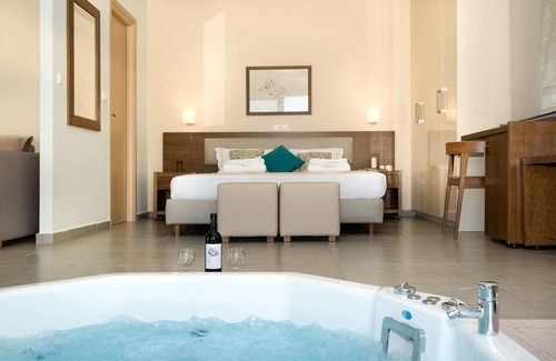Lygia Resort | Lefkada sea view apartment with private hot tub