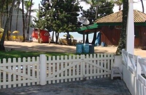 Lazaro House | Left with suite on the seafront in Sununga Beach in Lazarus