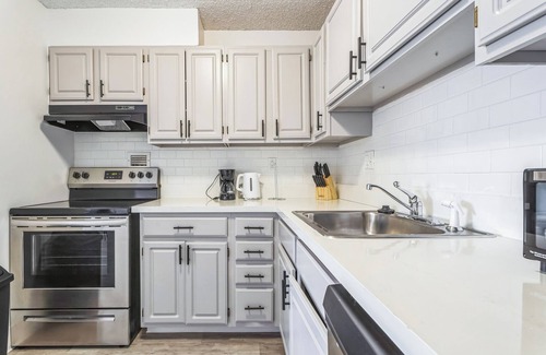 Richmond Apartment | Legacy at Imperial Village 807 I 2 Bed 2 Bath
