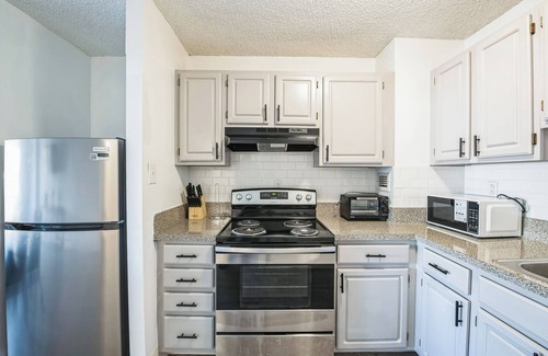 Richmond Apartment | Legacy at Imperial Village 211 I 1 Bed 1 Bath