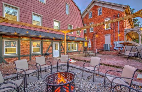 Witmer Apartment | Legacy Manor 13 bedrooms Sleeps 26