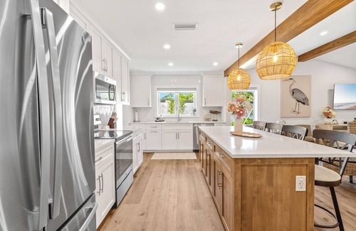 Sarasota House | Legacy's Palm of Paradise | Private Pool + Putt Putt Course