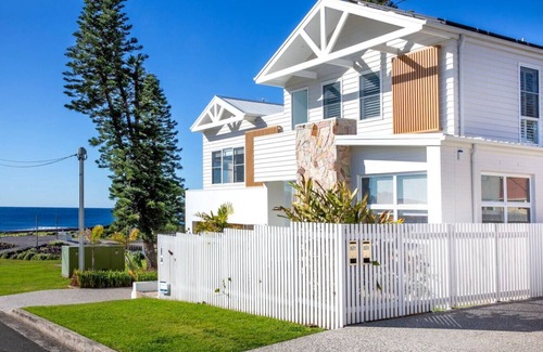 Shellharbour House | LegaSea Lodge - Beachfront