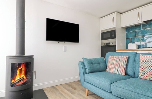 Boscundle Cottage | LEGHORN, pet friendly, with hot tub in St. Austell