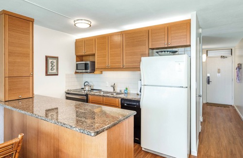 Kihei Condo | Leinaala Oceanfront #301 Oceanfront Views! A/C, wifi, Pool, Great Rates!